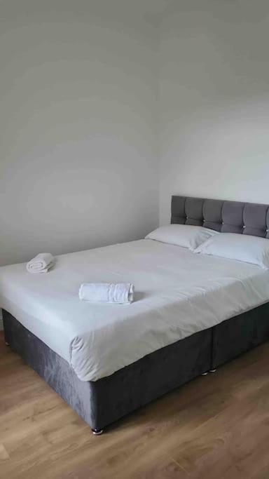 Catherine 5 Bedroom House 克鲁 外观 照片