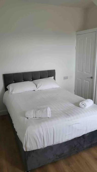Catherine 5 Bedroom House 克鲁 外观 照片